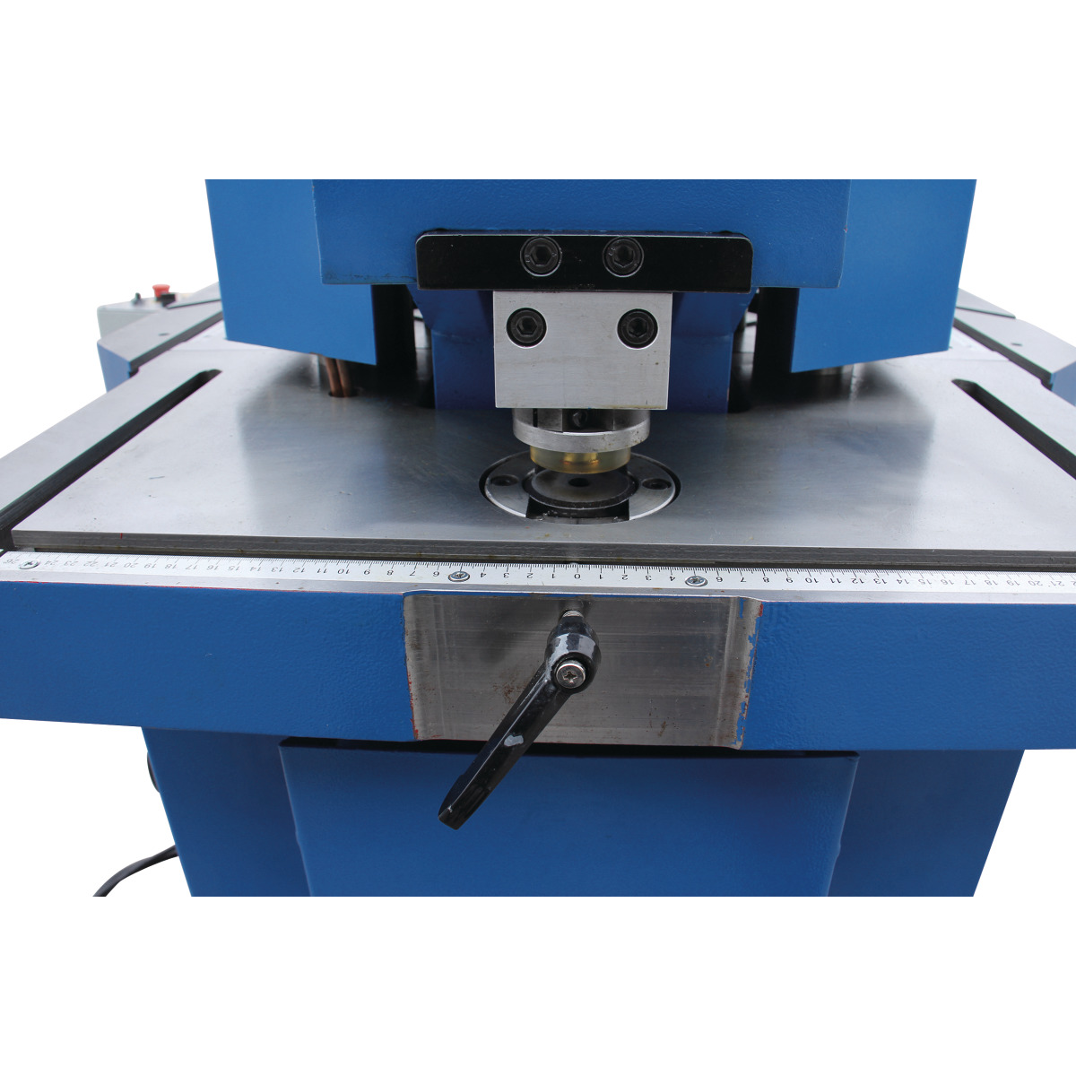 Metallkraft AKM 200-6 VP Ausklinkmaschine mit Stanzstation 3837060